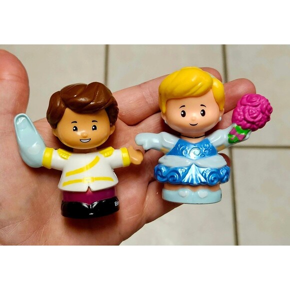 Fisher Price Little People Disney Princess Cinderalla's Dancing Carriage Playset - Picture 7 of 11